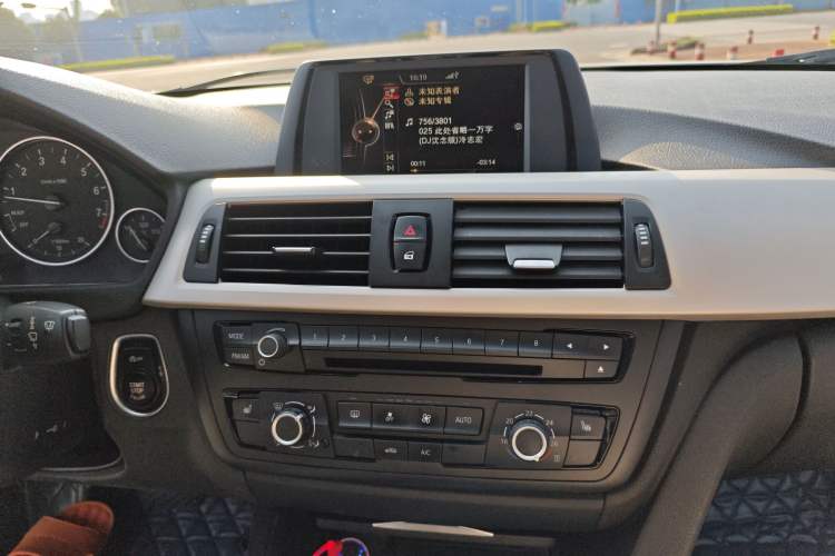 Used BMW 3 Series 2015 316Li Fashion Model