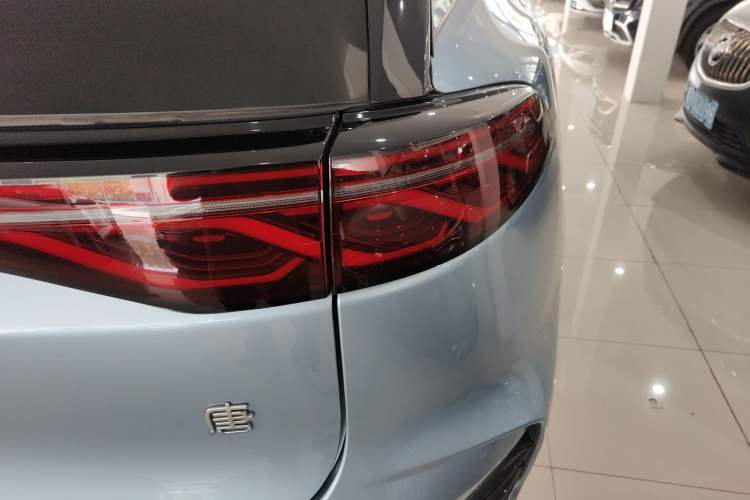 Used BYD Tang New Energy 2024 DM-i Glory Edition 112KM Flagship Model
