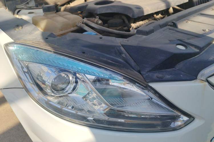 Used Haima M6 2017 1.5T CVT Luxury Model Right Front Headlight