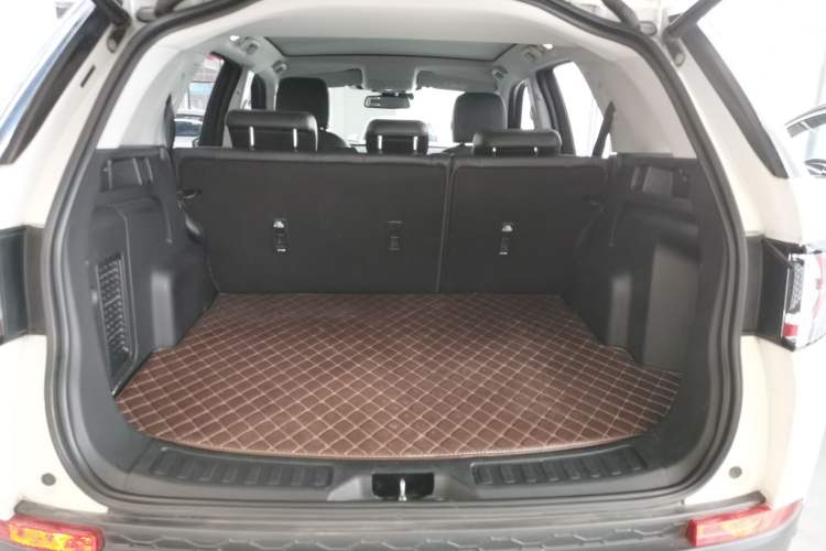 Used Land Rover Discovery Sport 2018 240 PS PURE Edition