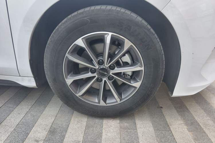 Used BYD Destroyer 05 2024 HONOR Edition DM-i 55KM Luxury Model Right Front Wheel Hub