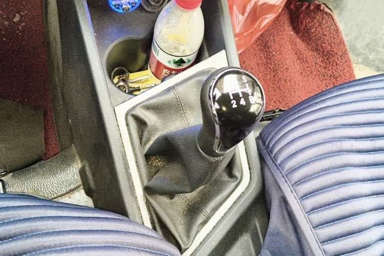 Used CHANGAN KAICHENG Ruixing M80 2021 1.6L Comfort Version 2-Seater Single-Steaming Air Conditioner China VI Standard Flat Roof Dual-Swing Doors – DAM16KR Gear Lever