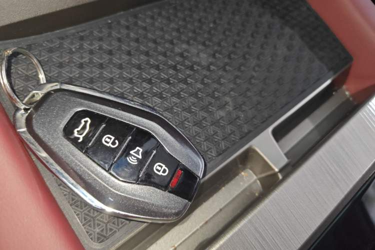 Used JETOUR X70 2025 1.5T Manual Overdrive Version 5 Seats
