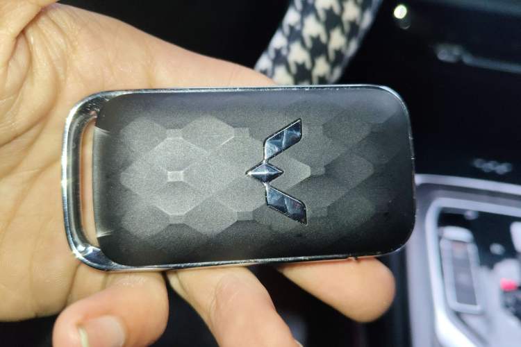 Used Wuling Jiachen 2023 2.0L DHT Flagship Edition