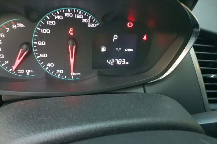 Used Chevrolet Trax 2018 330T Automatic Two-Wheel Drive Elite Model Odometer Close Up