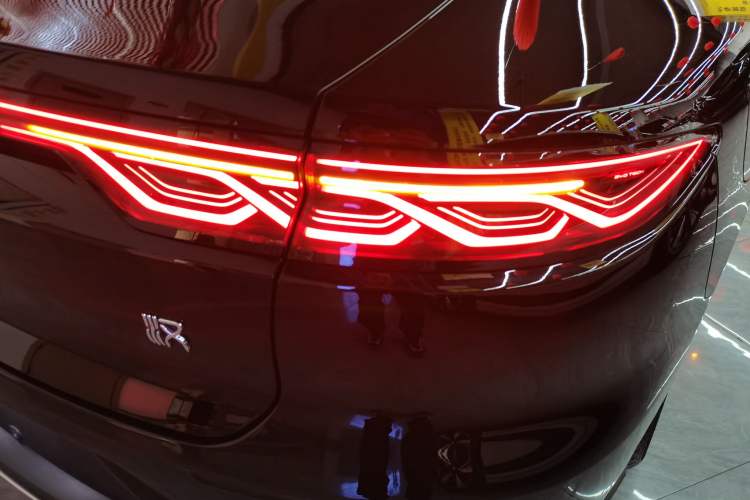 Used BYD Han 2024 DM-i Glory Edition 121KM Prestige Model Right Rear Taillight