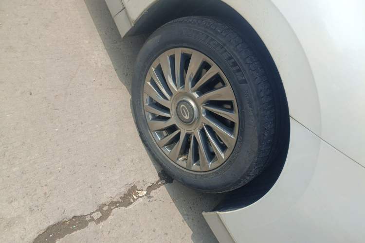 Used GAC Trumpchi M8 2023 Zongshi Series Dual-Motor YuZun Edition Right Front Wheel Hub