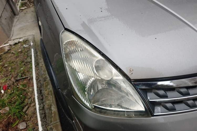 Used Nissan Livina 2010 Jingrui Edition 1.6L Automatic Smart Model Right Front Headlight