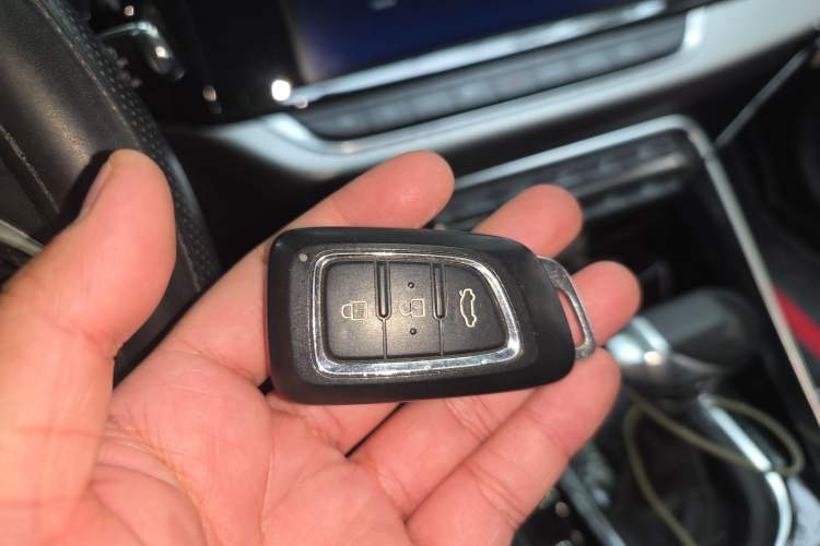 Used Dongfeng Aeolus AX7 2019 1.6T Automatic AI Navigation Model China V Standard Vehicle Key