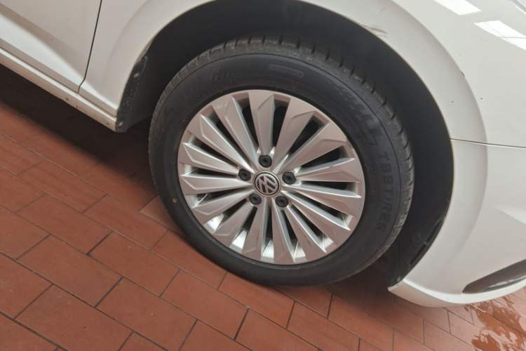Used Volkswagen Lavida 2019 1.5L Automatic Vision Edition China VI Standard Right Front Wheel Hub