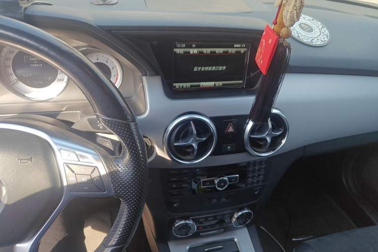 Used Mercedes-Benz GLK-Class 2015 GLK 300 4MATIC Fashion Edition Ultimate Version
