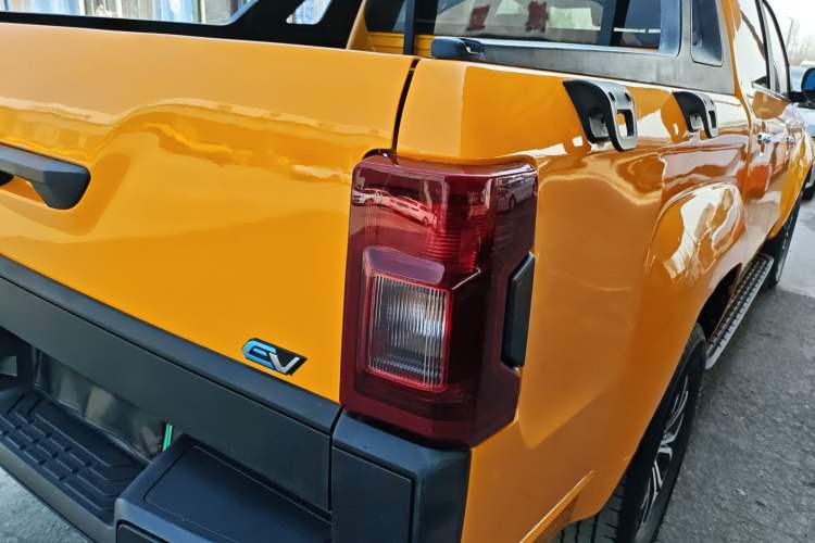 Used JMC Yuhu EV 2022 4x2 LX JX1032PSEF5BEV