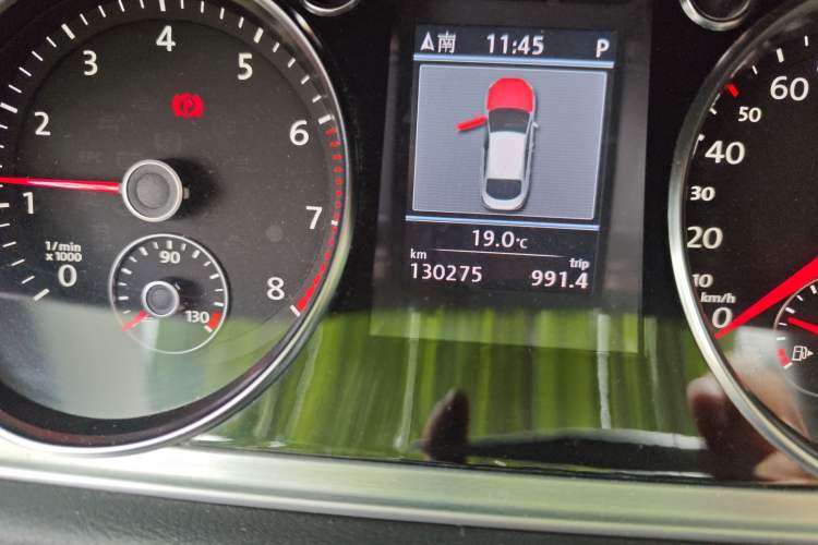 Used Volkswagen FAW-Volkswagen CC 2012 1.8TSI Luxury Model Odometer Close Up