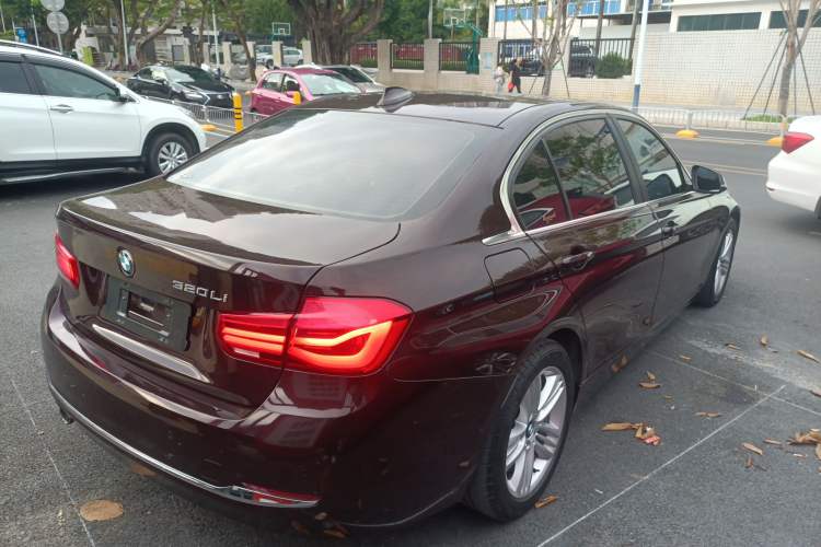 Used BMW 3 Series 2016 320Li Ambition Model

