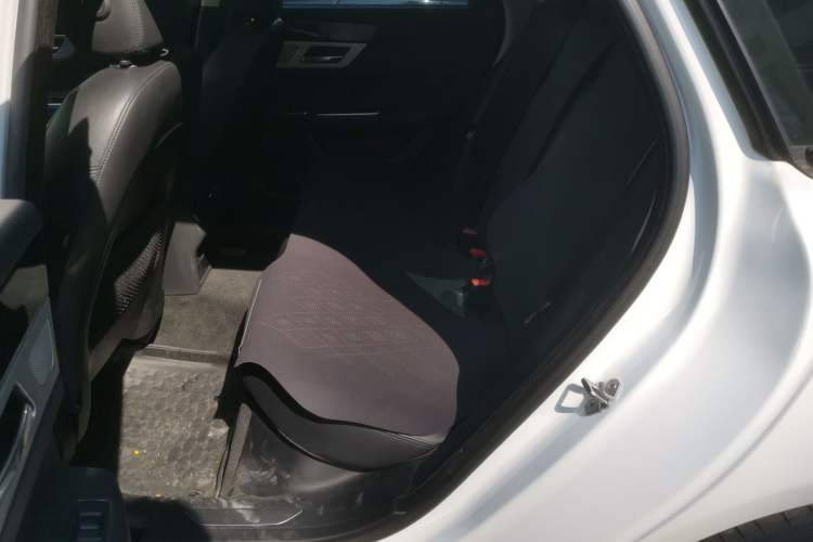 Used Jaguar XF 2018 XF Sportbrake 2.0T 250 PS All-Wheel Drive Luxury Edition Left Rear Seat