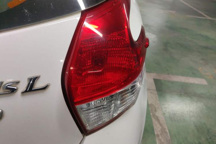 Used Toyota YARiS L Zhi Xuan 2015 1.5E Automatic Charm Edition
