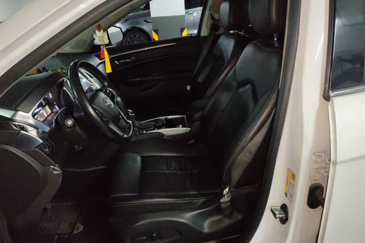 Used Cadillac SRX 2015 3.0L Comfort Version Left Front Seat