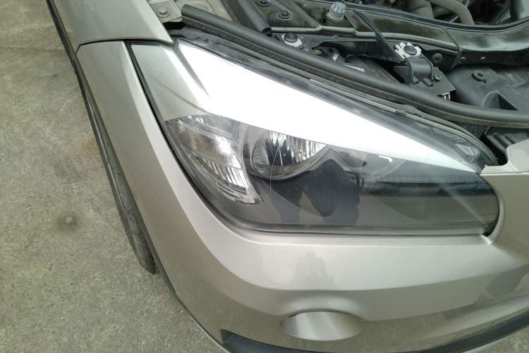 Used BMW X1 2014 sDrive18i Fashion Model Right Front Headlight