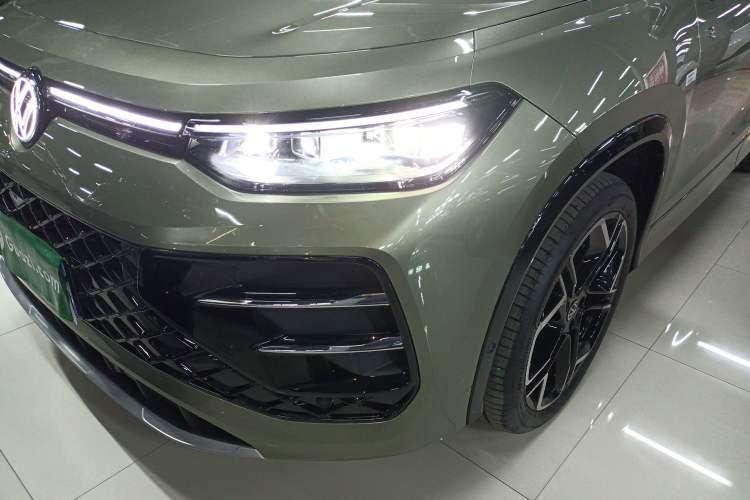 Used Volkswagen Tayron 2025 Tiguan L 380TSI 4Motion Luxury Easy Package
