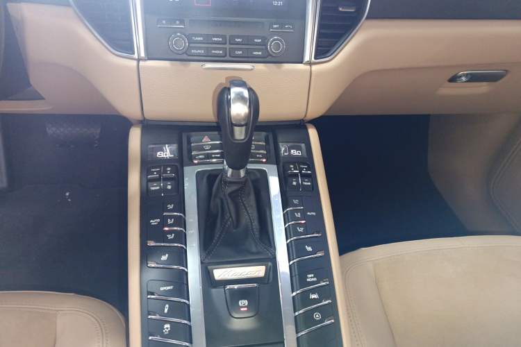 Used Porsche Macan 2017 Macan 2.0T Gear Lever