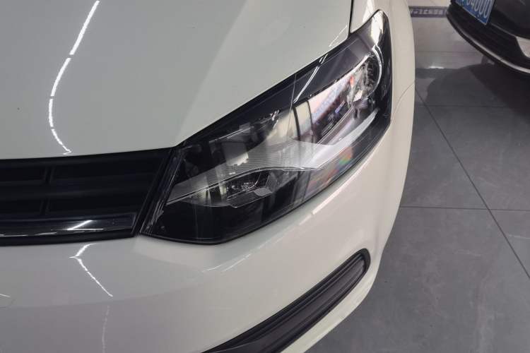 Used Volkswagen Polo 2018 1.5L Manual Drive-Comfort Model Left Front Headlight