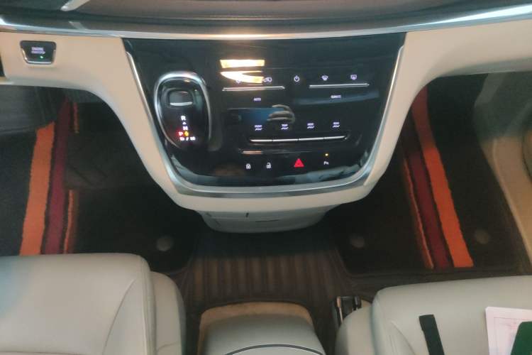 Used Buick GL8 2020 Land Business Class 652T Luxury Model