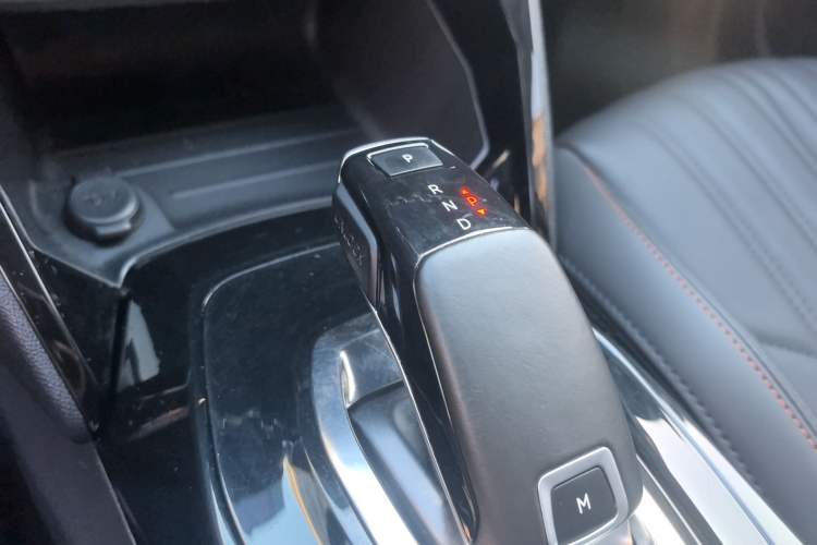 Used Peugeot 2008 2022 230THP THE ONE Gear Lever