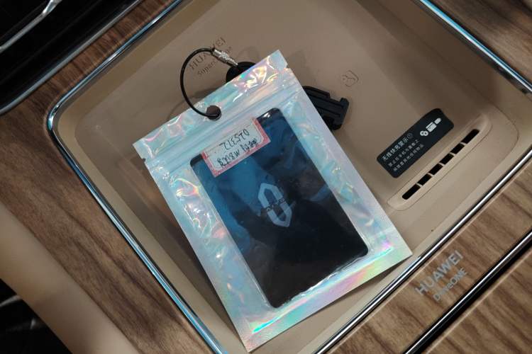 Used Hima AITO M8 2025 Extended-Range Ultra Version 53.4 kWh 6-Seater Edition
