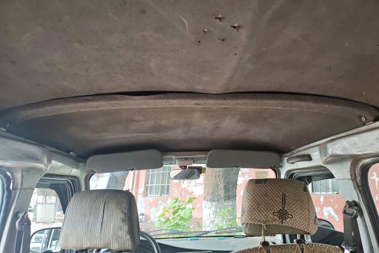 Used Wuling Rongguang 2011 1.2L Base Version
