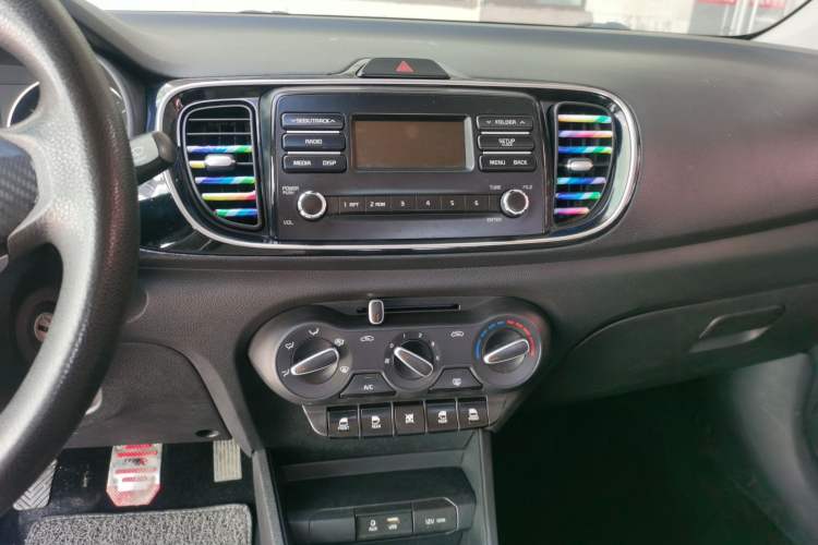 Used Kia Pegas 2017 1.4L Manual Value Edition Audio And AC Panel