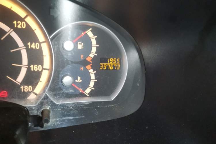 Used Jinbei Hiace 2016 2.0L Luxury Version V19 Odometer Close Up