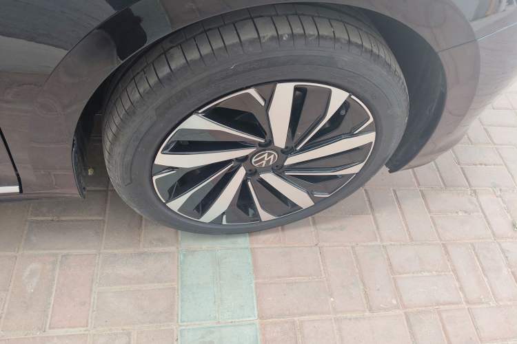 Used Volkswagen Passat 2025 Premium Version 380TSI Dragon Edition Right Front Wheel Hub