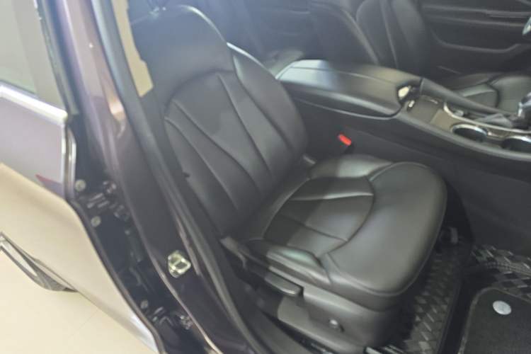 Used Buick Envision 2018 20T Two-Wheel-Drive Elite Model