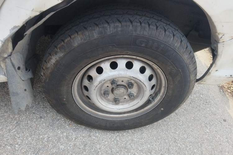 Used Dongfeng Yufeng 2020 2.5T V9 Cargo Van Long Wheelbase High Roof 3-Seater China V Emission Standard ZD25