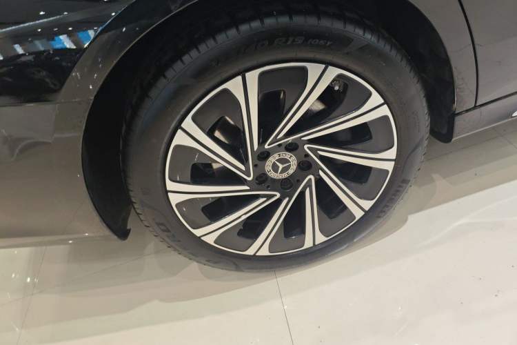 Used Mercedes-Benz E-Class 2025 E 300 L Luxury Model
