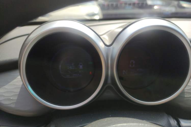 Used ORA Black Cat 2022 Updated Version 301 km Cute Pet Edition Lithium Iron Phosphate Instrument Cluster