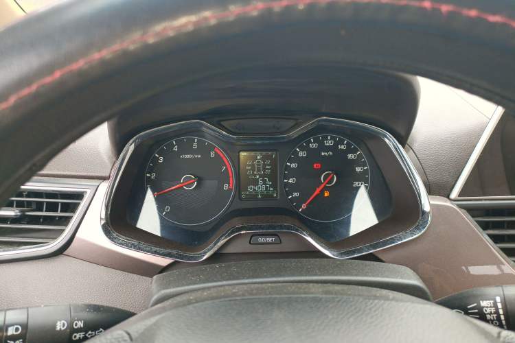 Used Baojun 310W 2017 1.5L Manual Fashion Model China V Instrument Cluster