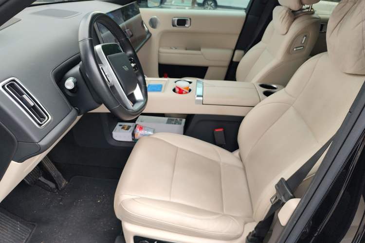 Used Li Auto L8 2023 Pro Model
