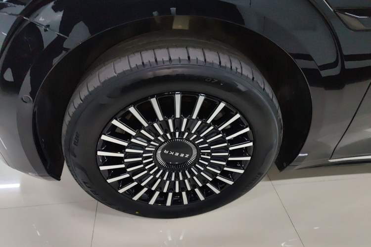 Used Zeekr 009 2024 Six-Seat Executive Version 4WD 108 kWh