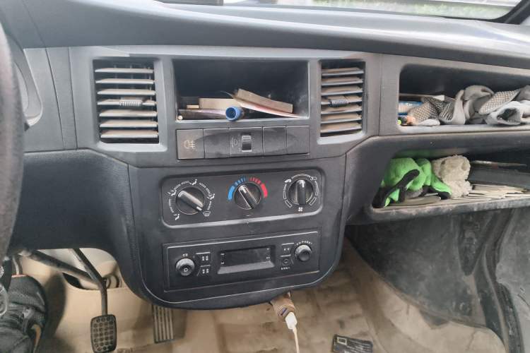 Used Wuling Zhiguang 2015 1.2L Practical LS-I Model Audio And AC Panel