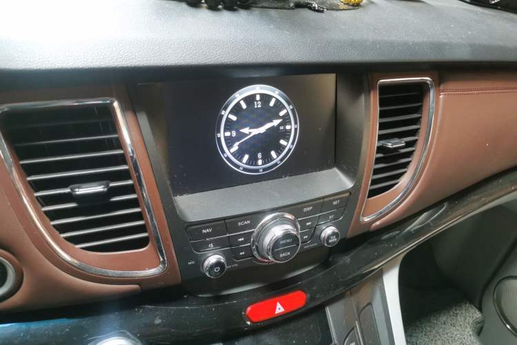 Used JAC Refine M5 2016 2.0T Gasoline Automatic Business Edition