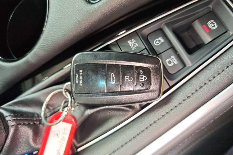 Used Toyota Avalon 2022 2.5L Ambition Edition Vehicle Key
