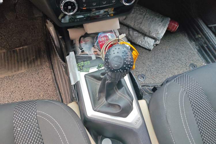 Used JAC Group Refine S2 2015 1.5L Manual Luxury Model Gear Lever