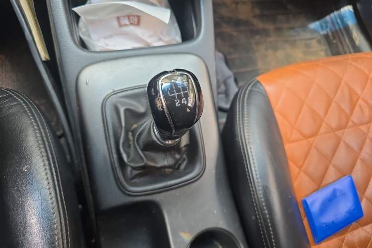 Used Kia K3 2013 1.6L Manual GLS Gear Lever