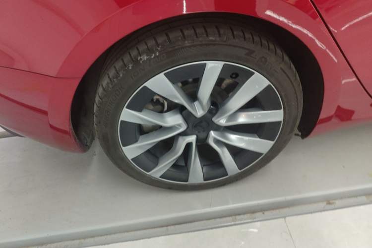 Used Tesla Model 3 2023 Long-Range All-Wheel-Drive Version