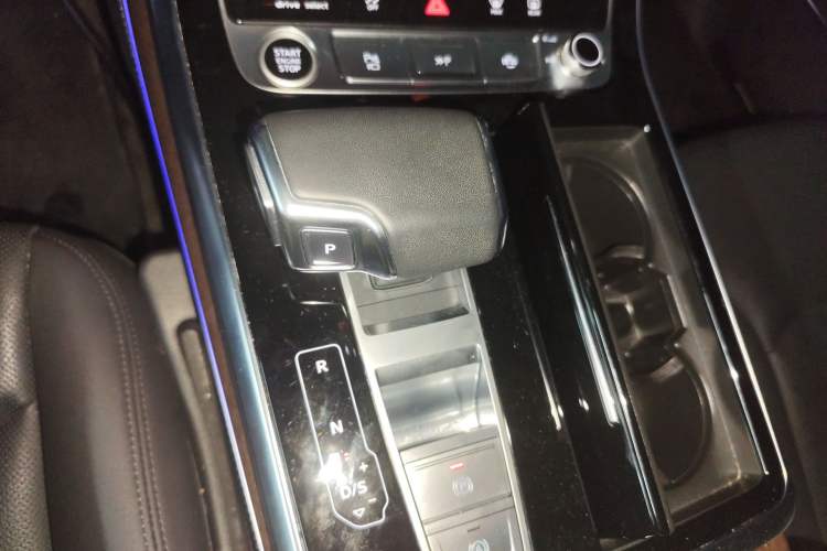 Used Audi Q7 2023 55 TFSI quattro S line Sport Edition Gear Lever