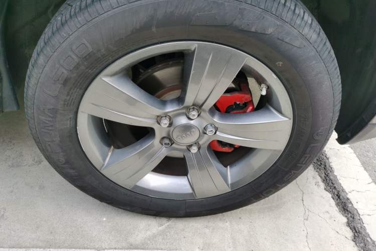 Used Jeep Compass 2014 Revised Version 2.4L Four-Wheel Drive Comfort Edition Right Front Wheel Hub