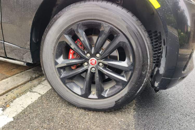 Used Jaguar F-PACE 2020 2.0T Rally Edition Right Front Wheel Hub