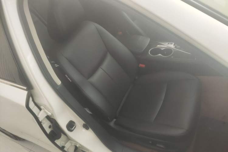 Used Infiniti Q50L 2018 2.0T Comfort Edition China VI Standard
