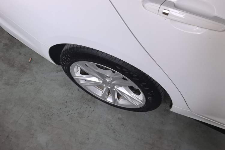 Used Cadillac CT4 2021 28T Fashion Edition Right Rear Wheel Hub